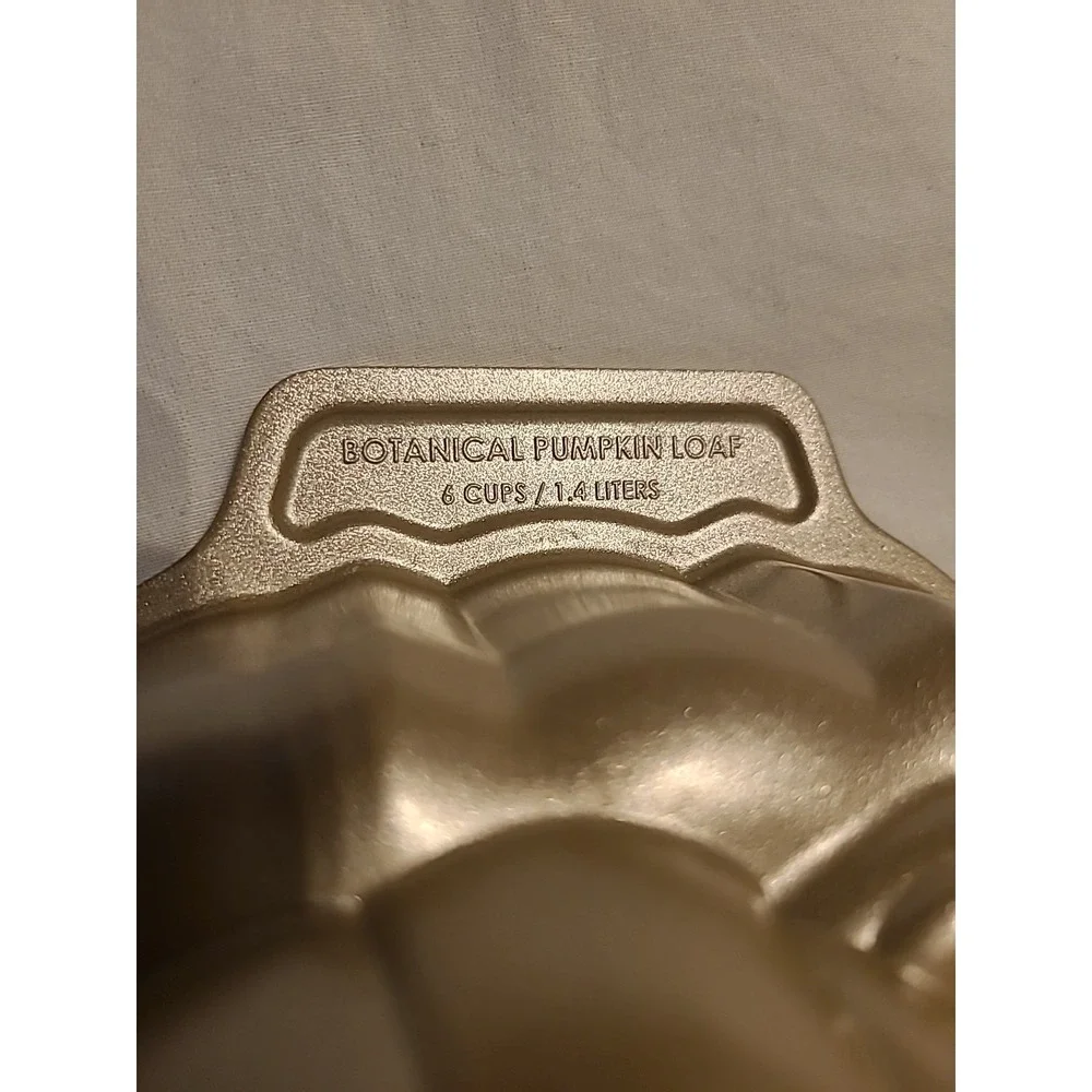 Williams-Sonoma Botanical Pumpkin Loaf Pan